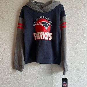 NWT Girls L-6X New England Patriots NFL Team Apparel Pullover Hoodie